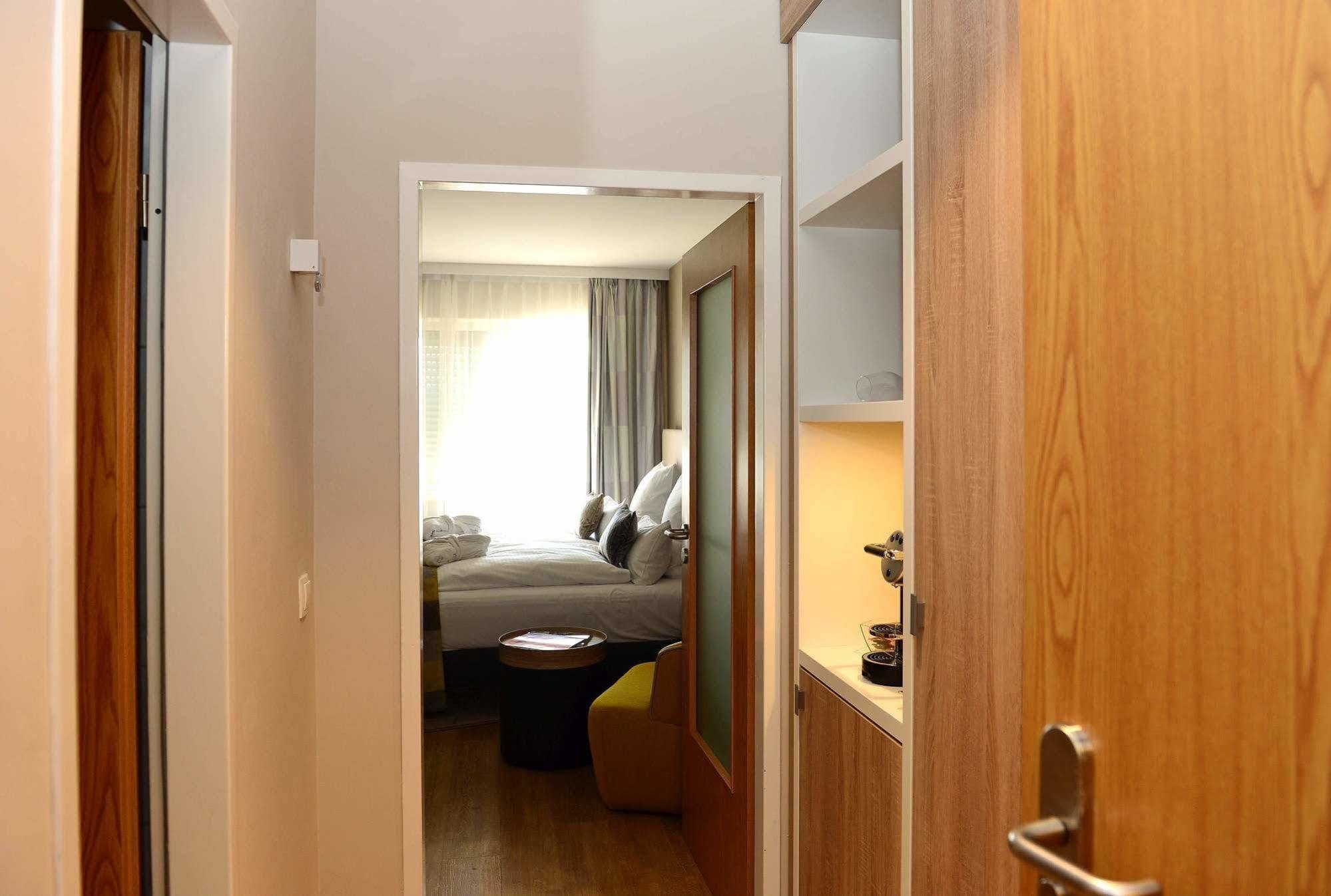 Frederics Muenchen City Schwabing Extérieur photo